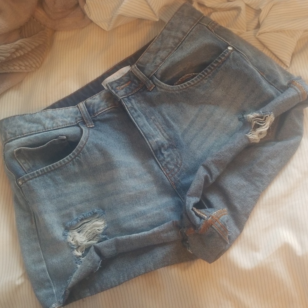 Mid high rise Jean shorts